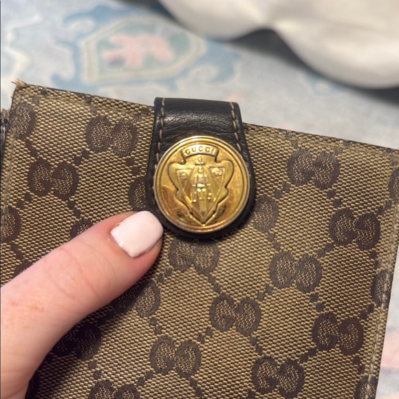 Gucci Wallet with Iconic Monogram - Picture 2 of 8